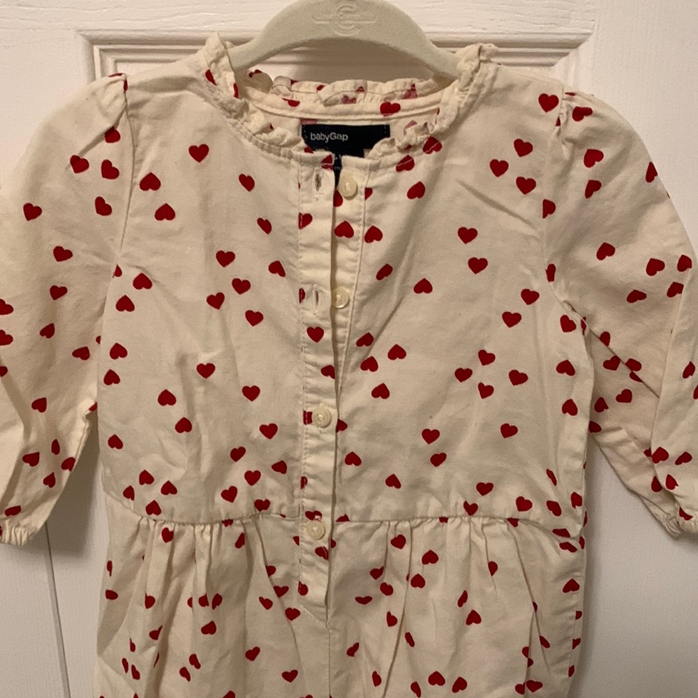 Baby Gap 3-6mo heart 100% cotton  onesie